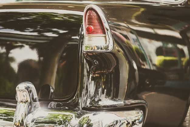 Comparativa de la evolución del lujo entre Buick y Ford a lo largo de los años